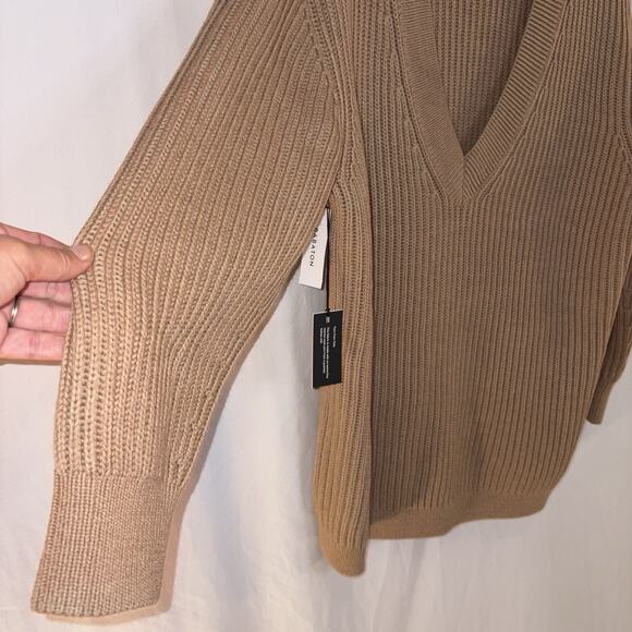 ARITZIA Babaton Roger Sweater In Heather Gold Camel V-neck MSRP $168 LARGE. NEW - Picture 3 of 11